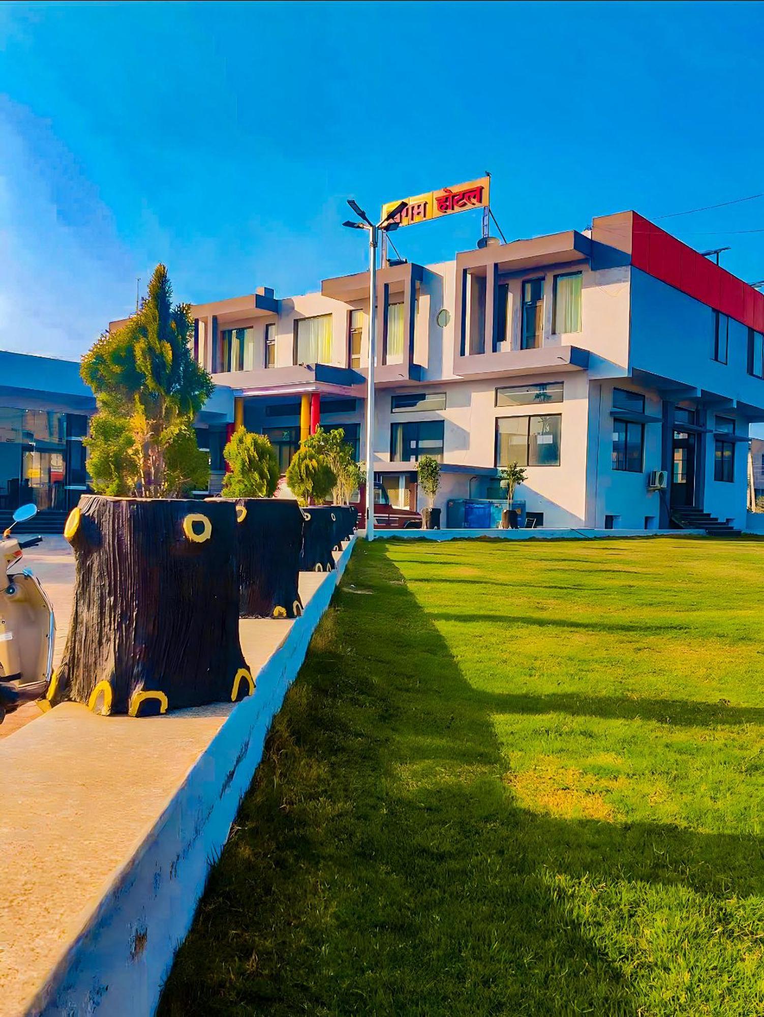Sangam Hotel Chirawa Eksteriør bilde